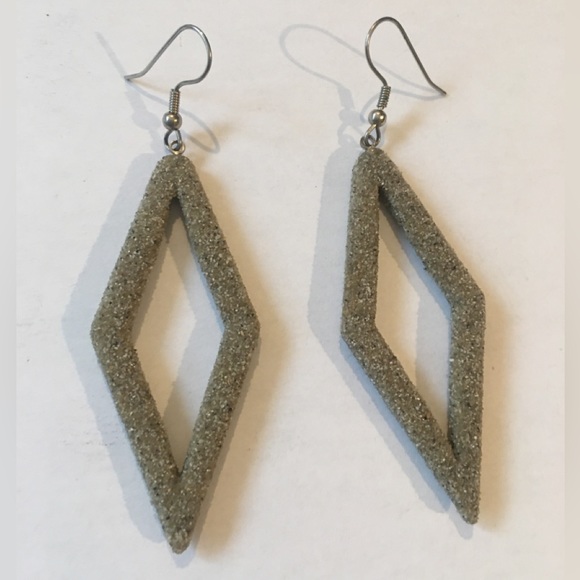 2 Pairs of Beach Sand Earrings - Picture 3 of 3